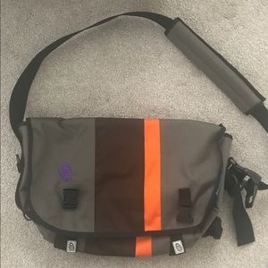 Timbuk2 messenger bag in medium